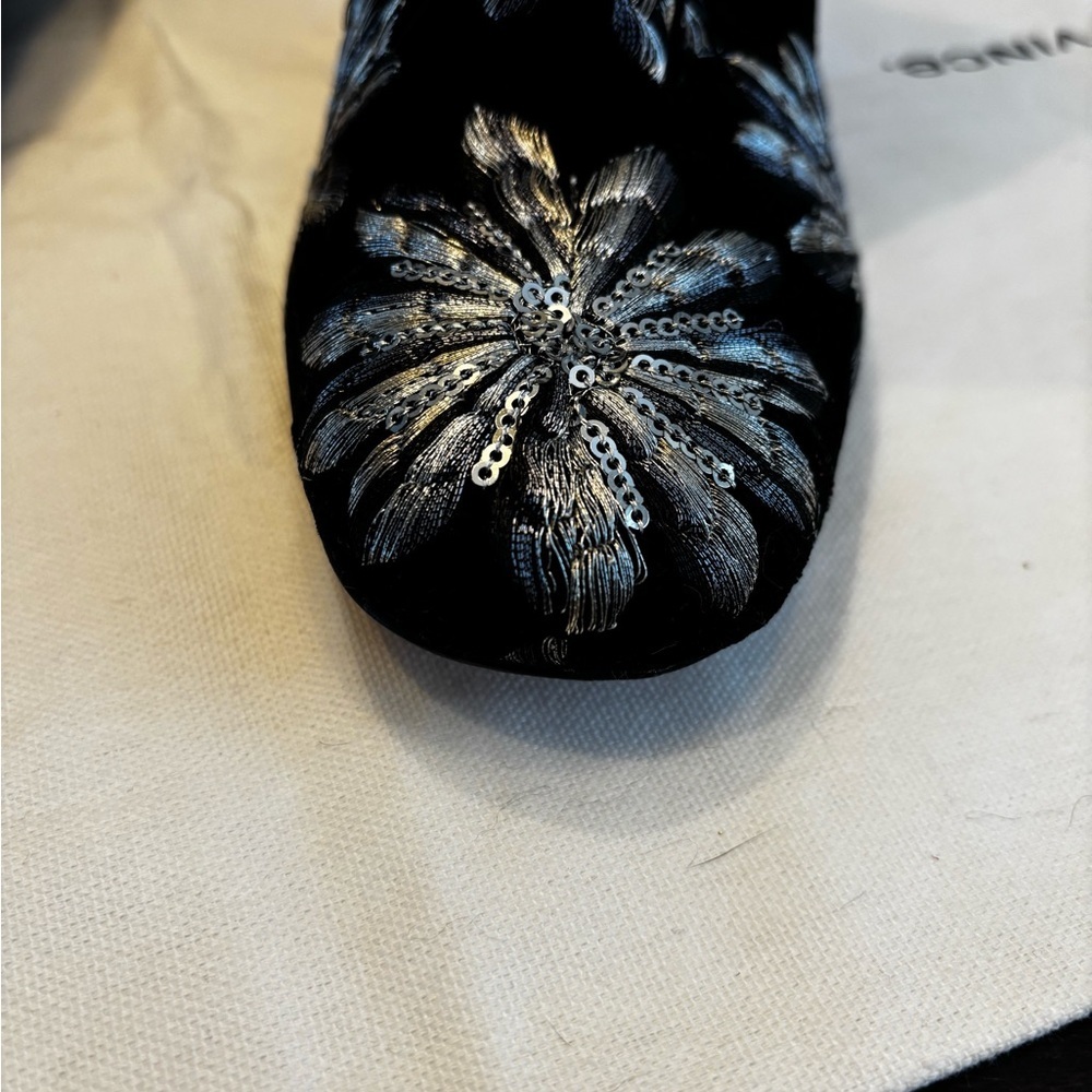 Marc Fisher Grazie Sequin Velvet Booties in black and
Black Ankle Boots sz 7.5 - Picture 5 of 6